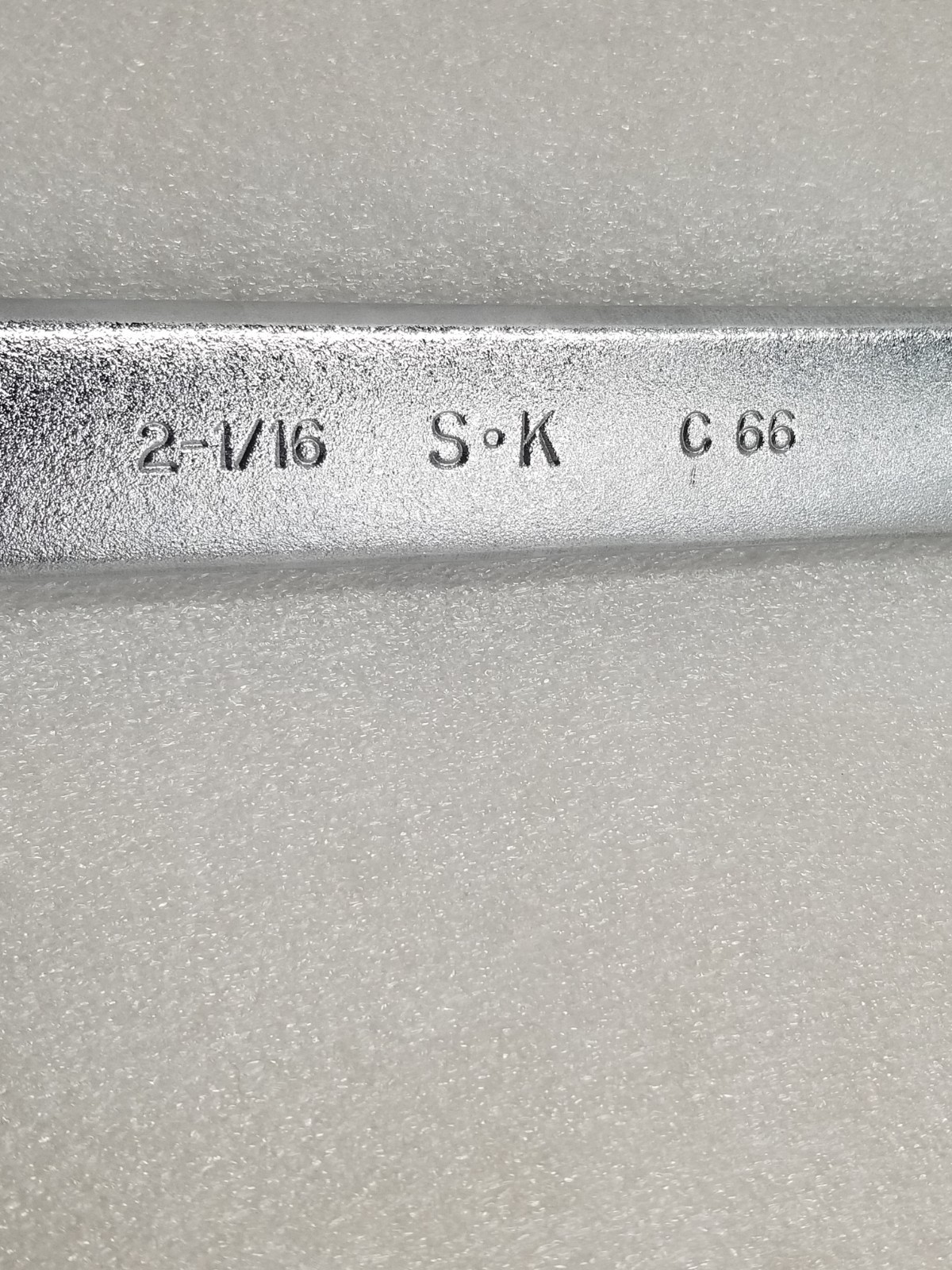 S-K Tools C66 Combination Wrench 2-1/16″ SurGrip 12-Pt 27-1/4″-OAL Made in USA