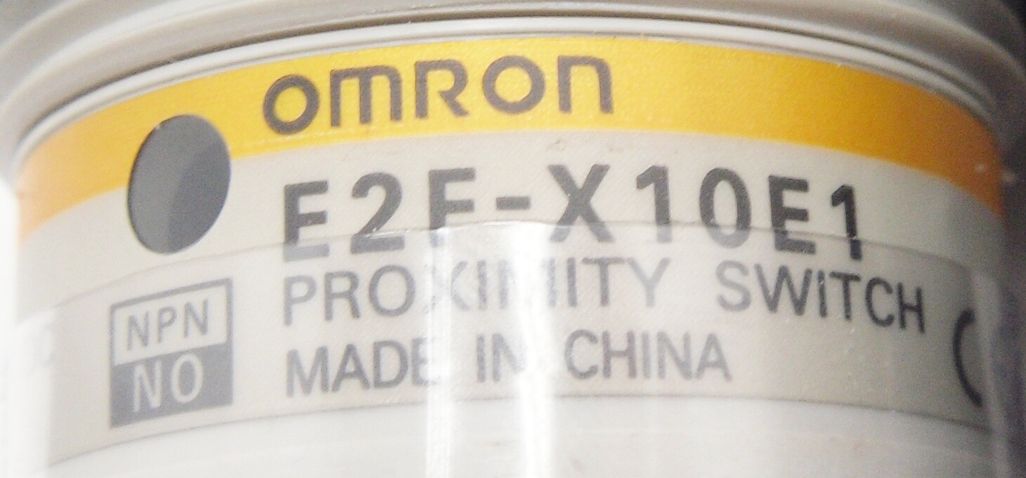 OMRON E2F-X10E1 PROXIMITY SWITCH APPROX 6 FT