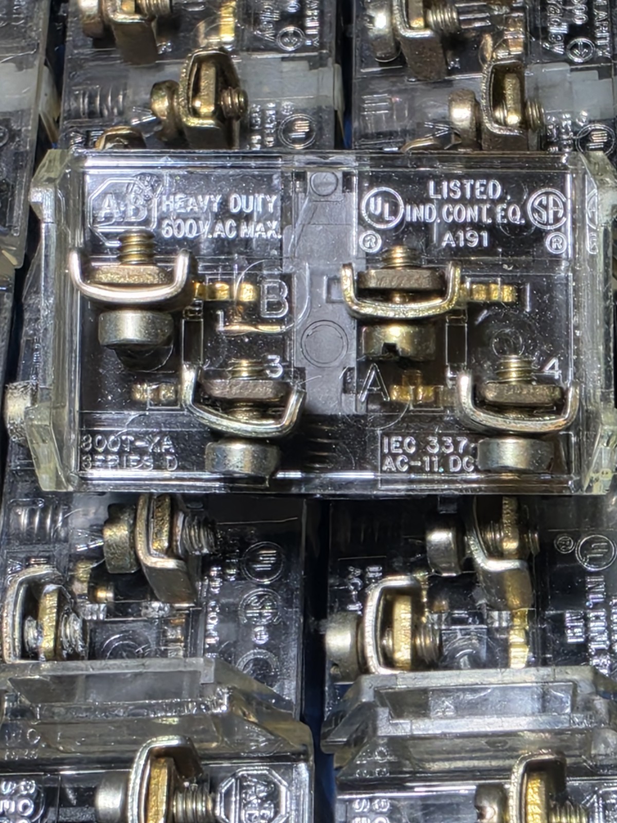 ALLEN BRADLEY 800T-XA CONTACT BLOCK (LOT OF 2)