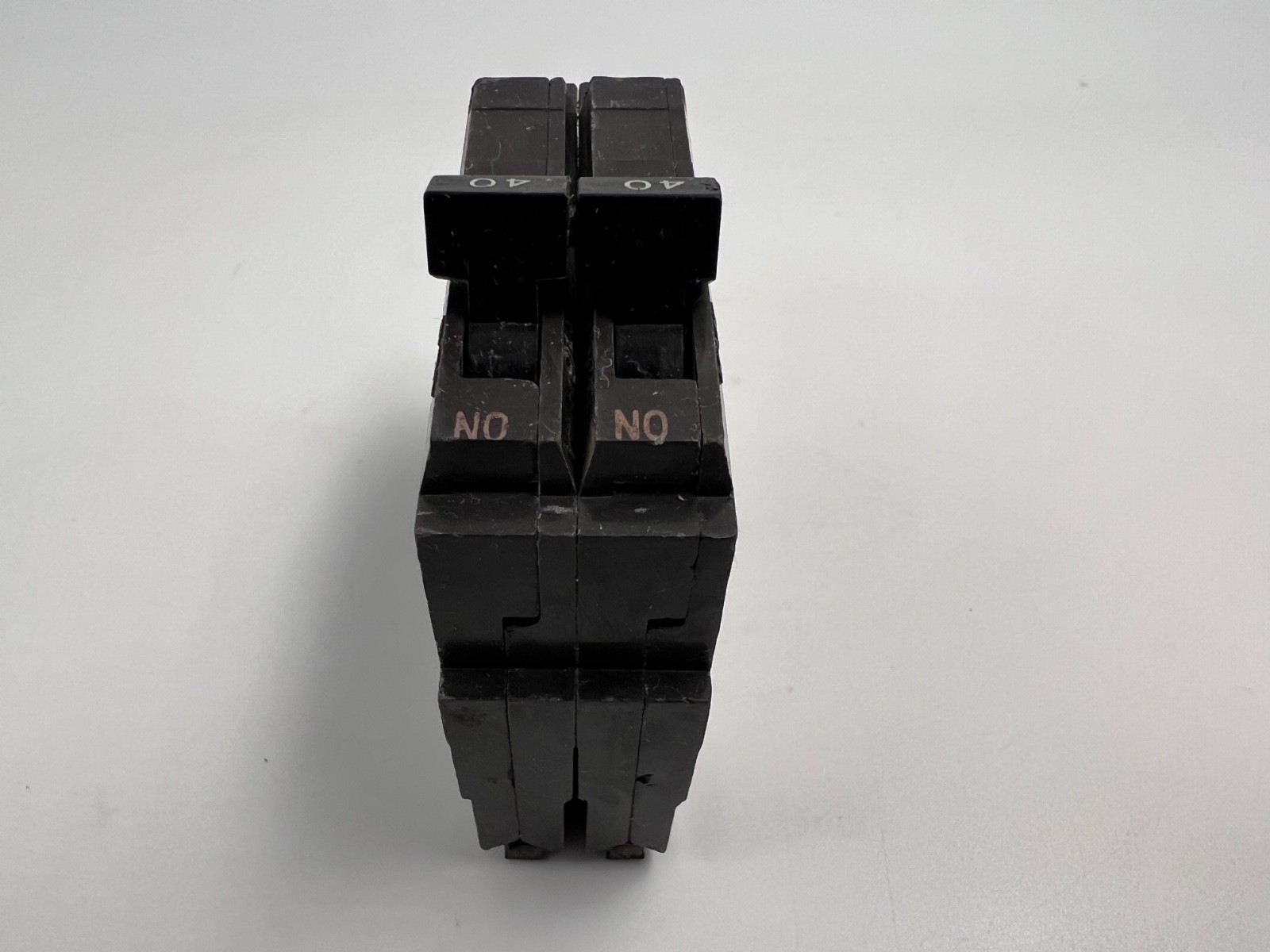 GENERAL ELECTRIC 40 AMP 2 POLE TYPE TQP CIRCUIT BREAKER