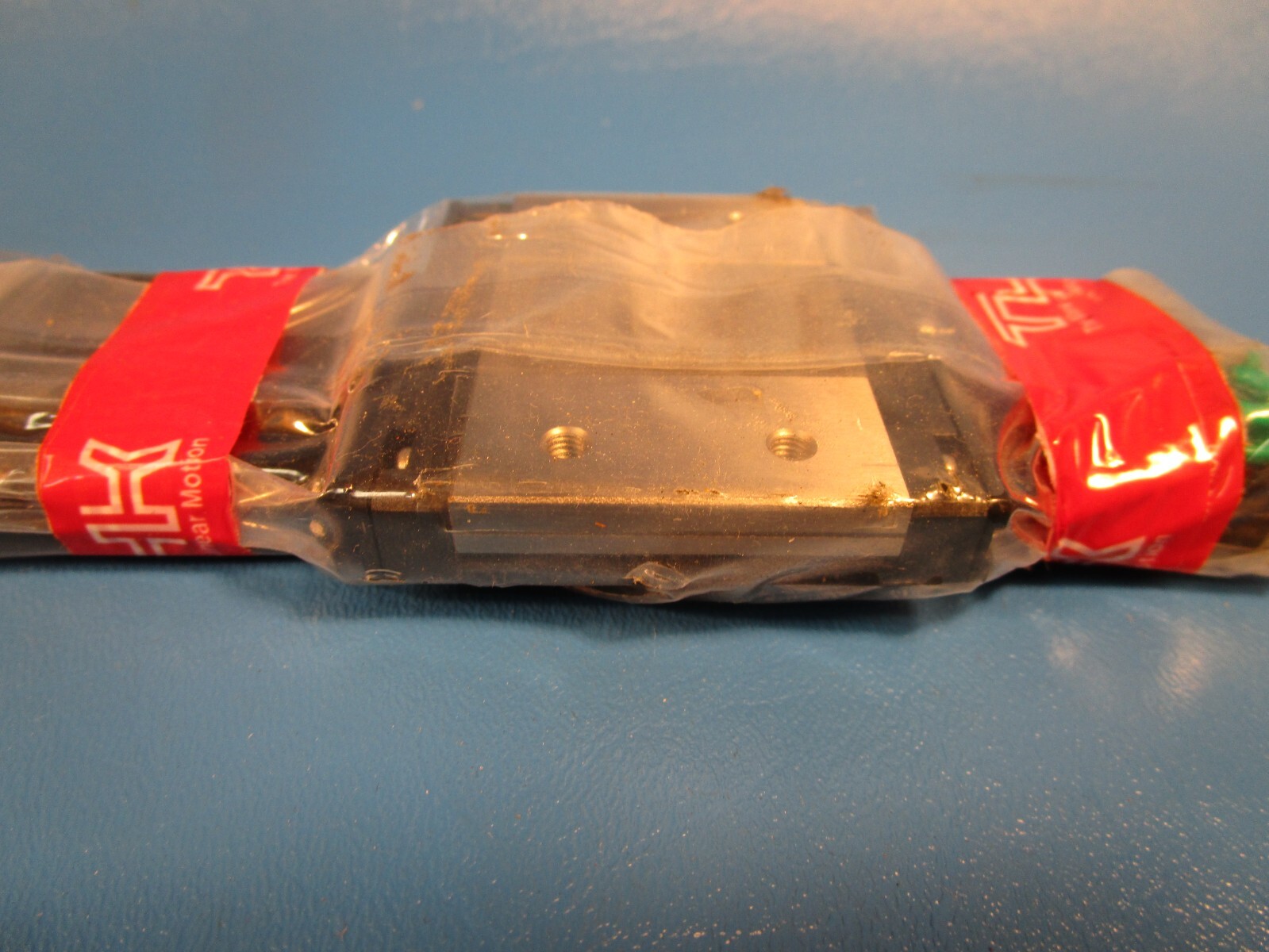 THK SRS15WMUUS+372LMFS, One SRS15WM Linear Guide Block on a 37260mm Rail