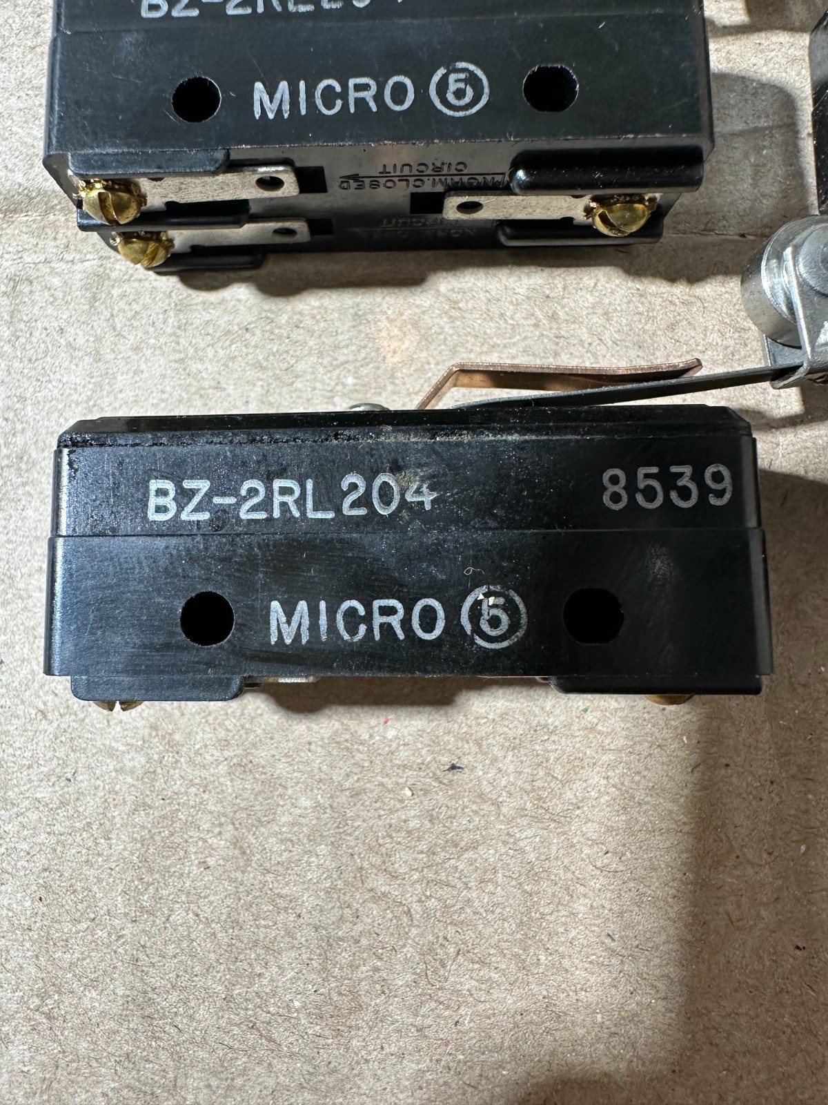 8 NEW MICROSWITCH BZ-2RL204