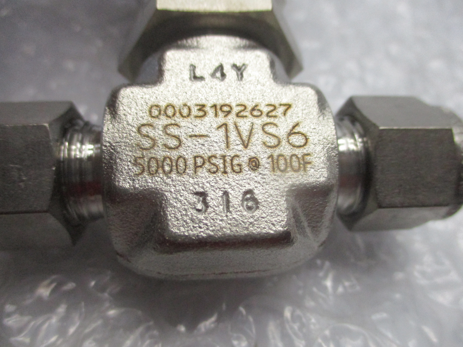 SWAGELOK SS-1VS6 VALVE NSNP