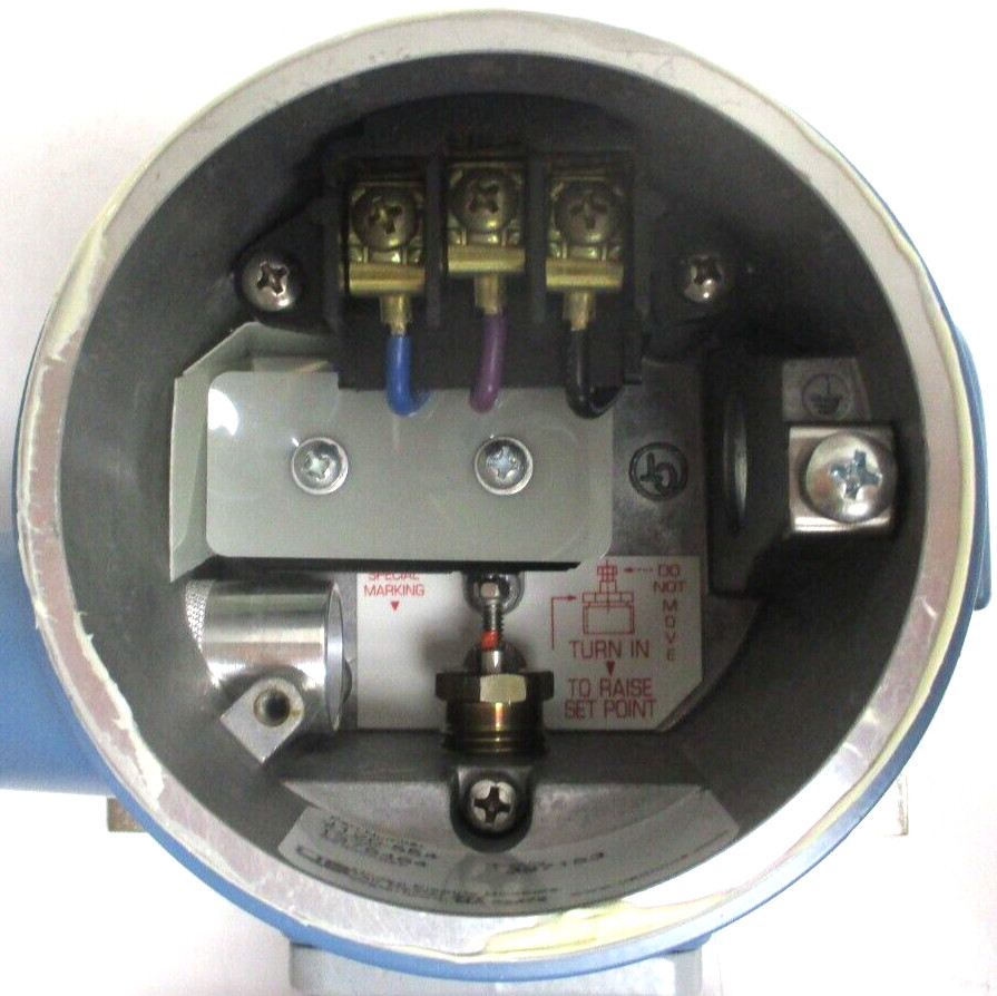 UNITED ELECTRIC CONTROL, J120-554, RANGE 0.8-30 PSI, SURPLUS