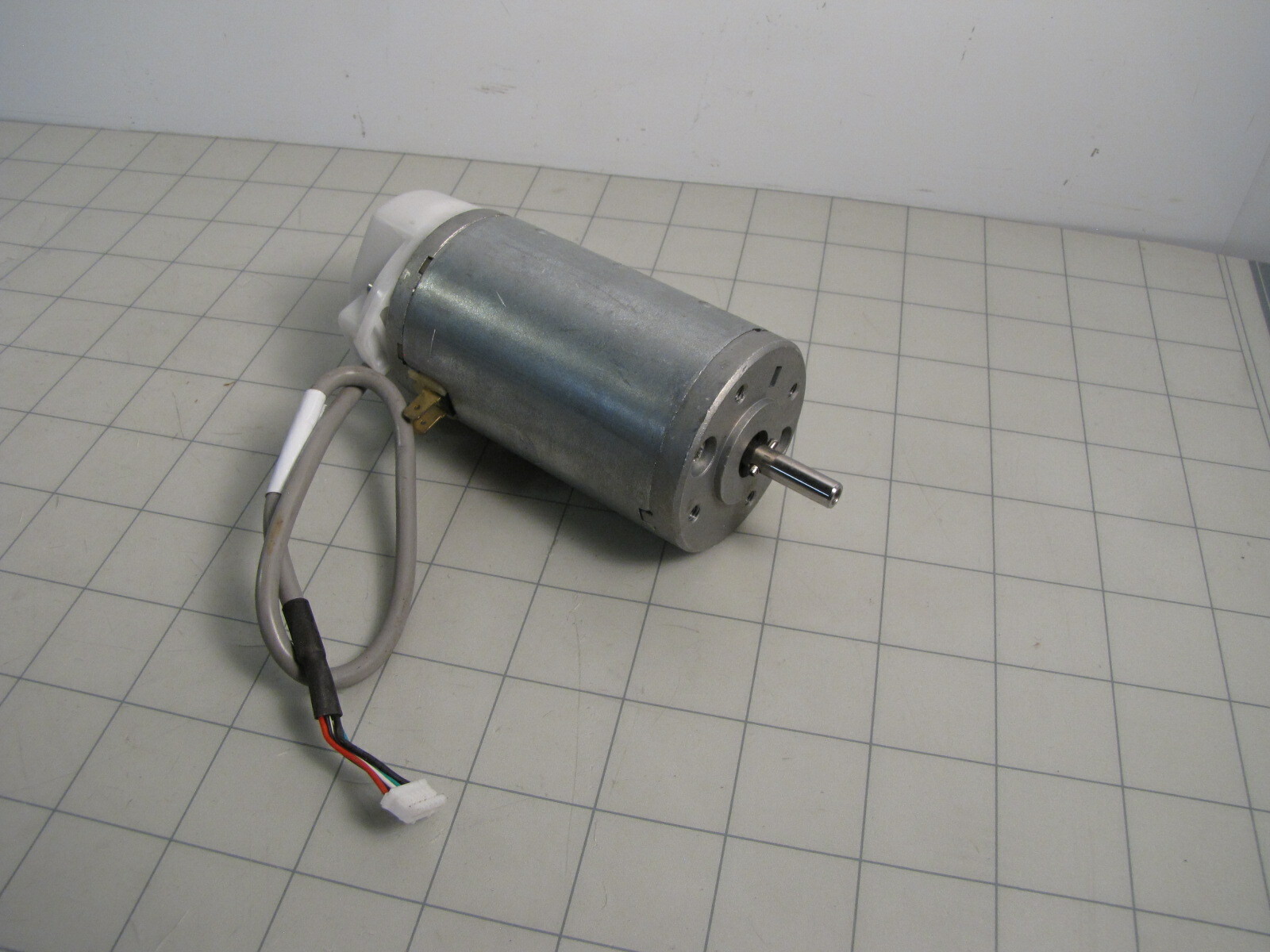 Buehler Motor Inc. 480-5030-02 / 1.13.044.292.51 DC 12V Motor w/ Roll Pin NEW