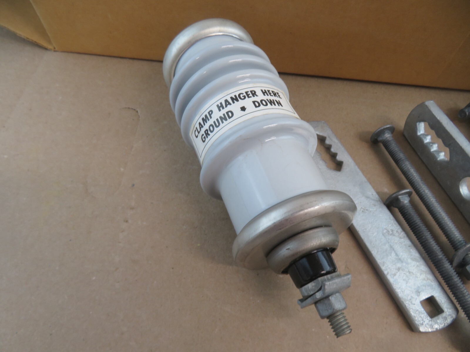 Mcgraw Edison 5Ka Varistar Mov Arrester 3.8M COV AZS 3/4.5KV