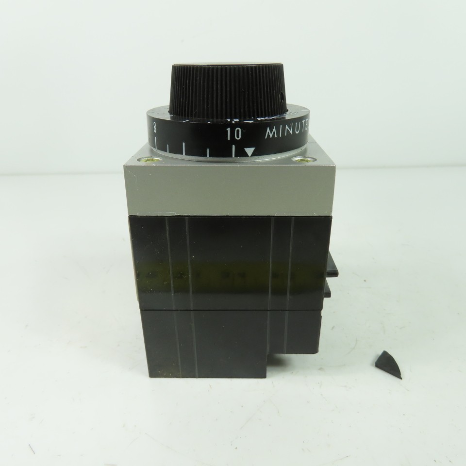 Agastat 7022VF Pneumatic Timing Relay 32VDC Coil 1-10 Min