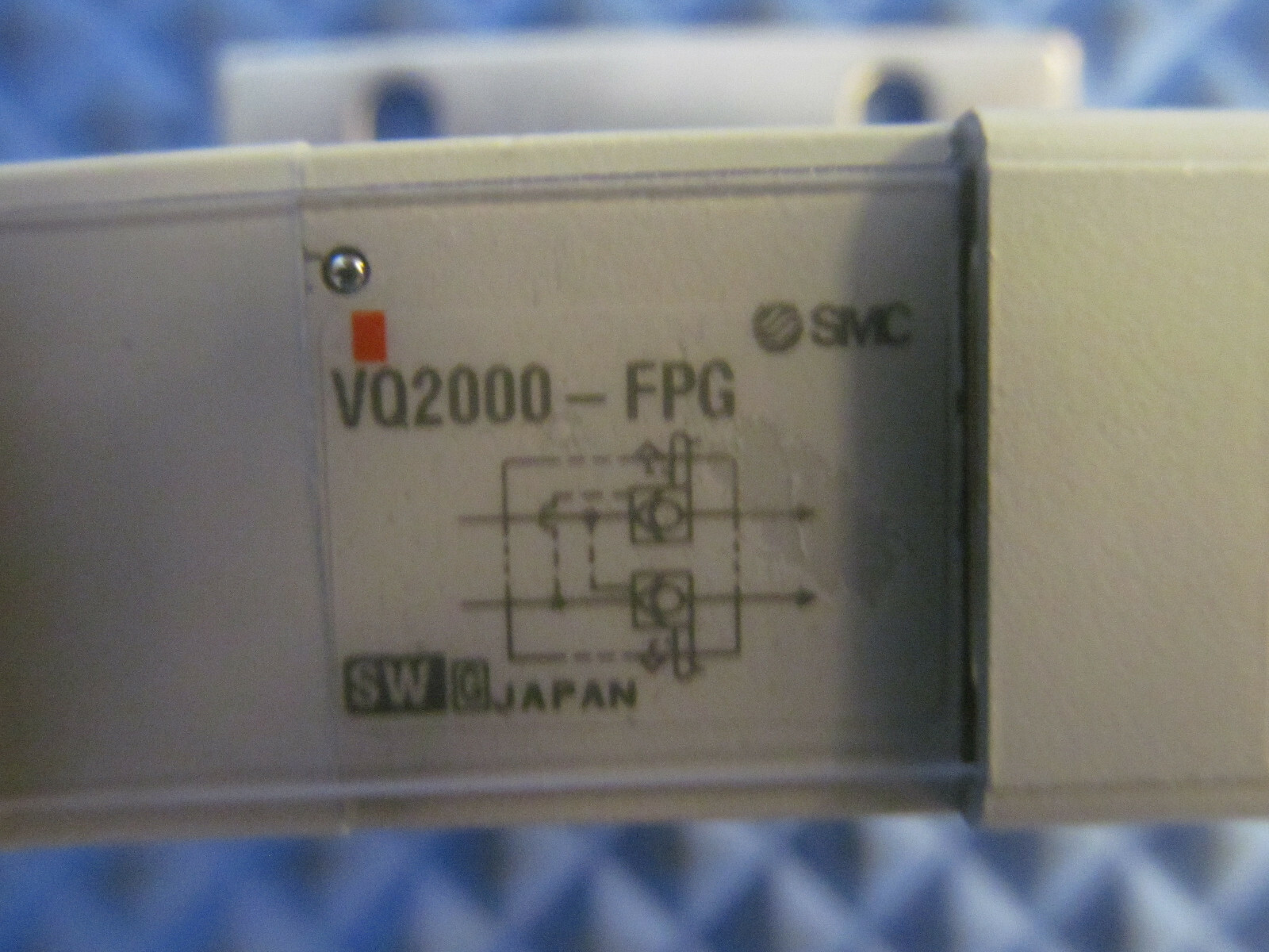 NOS SMC Subplate Valve VQ2000-FPG-02N02N-FN-X73 VQ2000-FPG