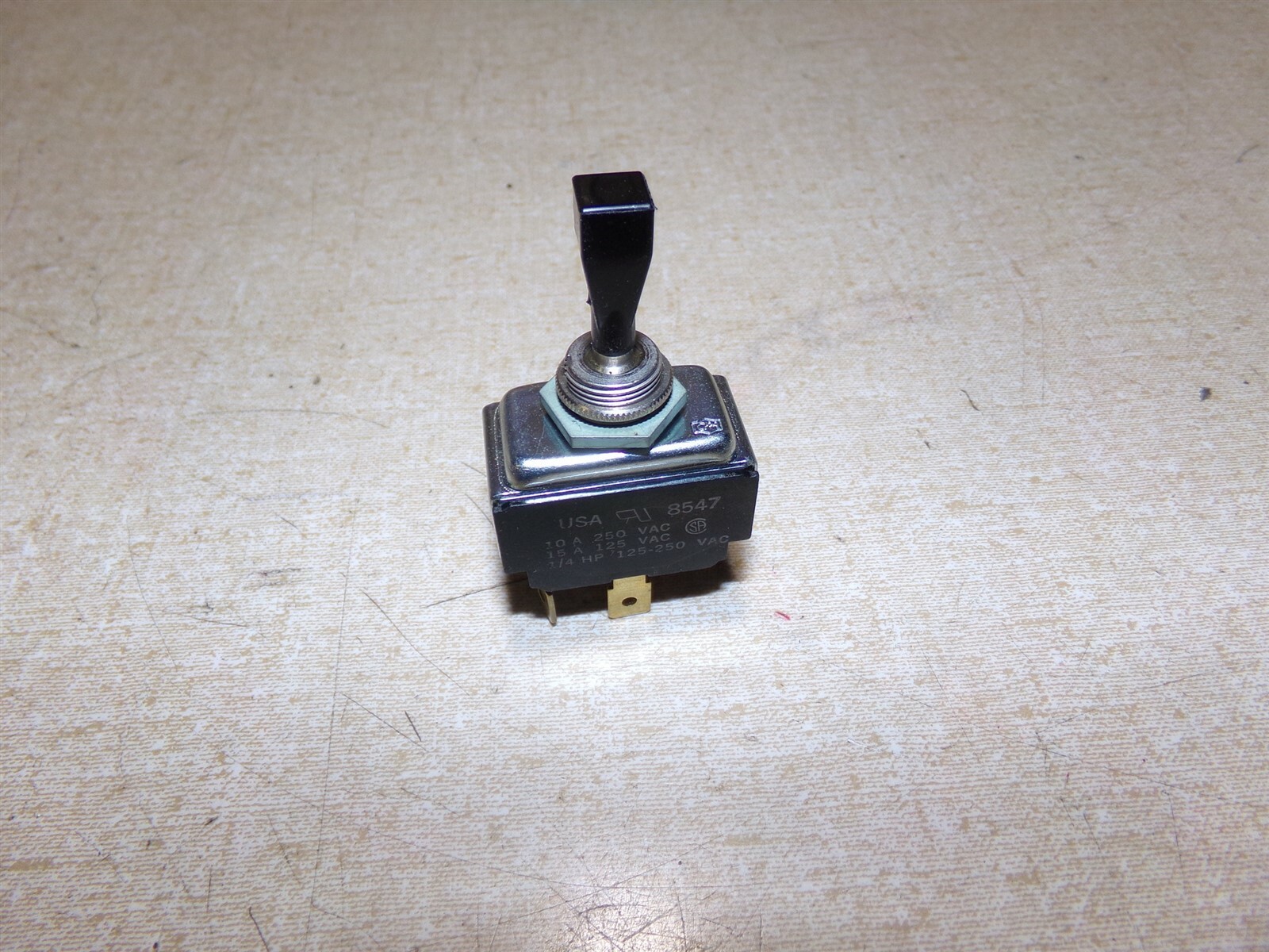 NEW Cutler Hammer 8547 3-Position ON-Off-On Toggle Switch 1/4 HP 125-250VAC