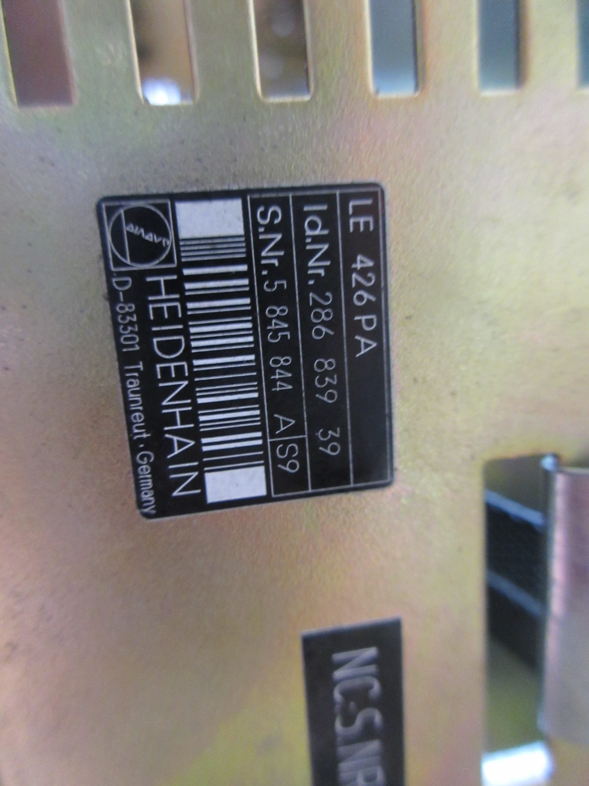 HERMLE UWF 1202S CNC MILL HEIDENHAIN LE 426PA ID.NR. 286 839 39 CASE ONLY