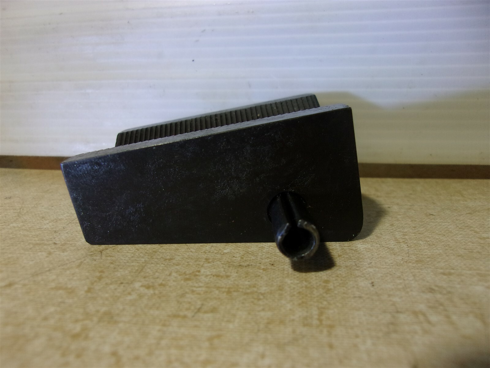NEW Instron W-2141-B Jaw Face 5/8-1″ *FREE SHIPPING*