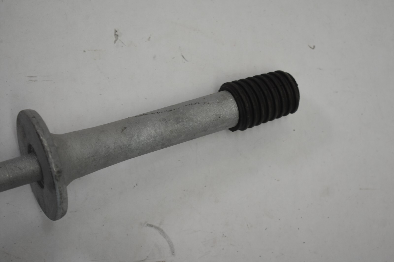 Hubbell Crossarm Insulator Pin 1″ Nylon Thread 6″ Shaft x 14-1/2″ OAL 3/4″ Shank