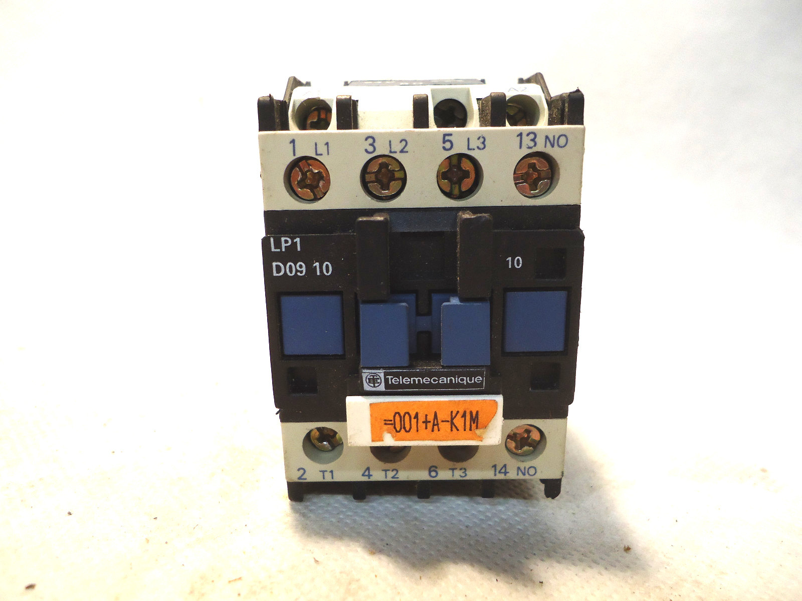 TELEMECANIQUE LP1 D09-10 24V COIL CONTROL RELAY