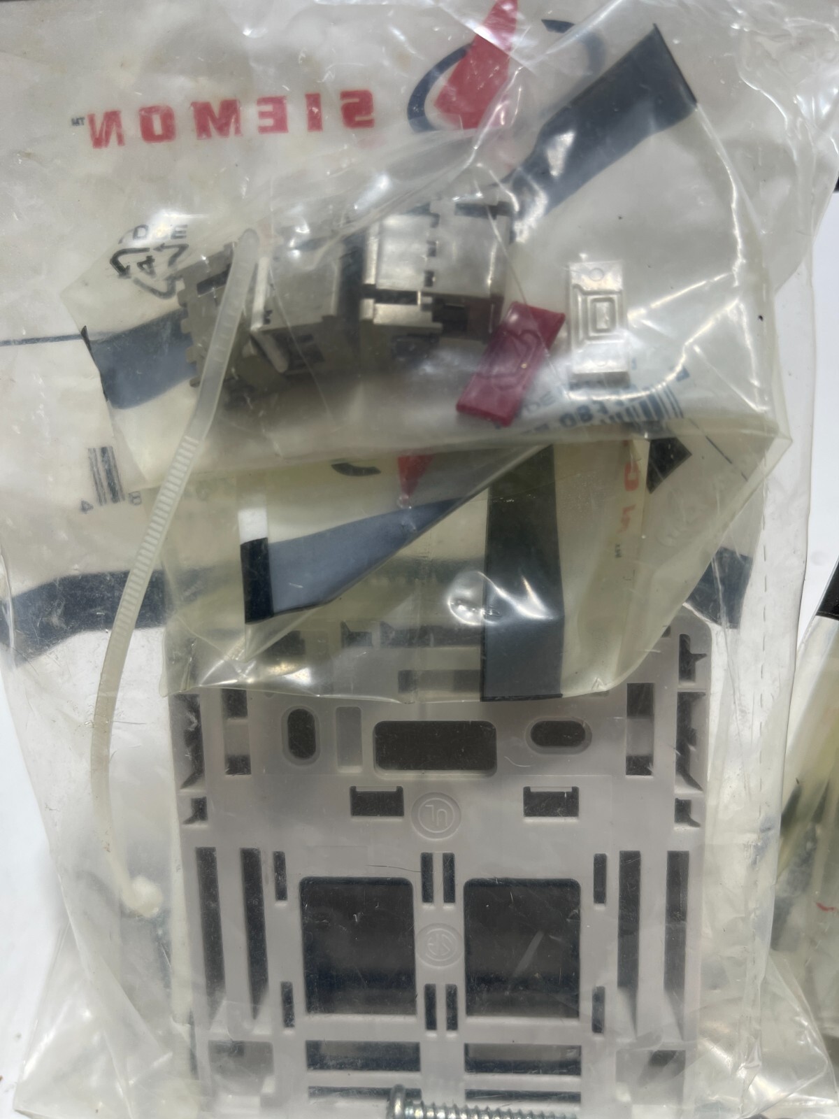 Lot Of 4! Siemon 2-Port SM Boxes White Surface Mount Fiber Optic Unloaded