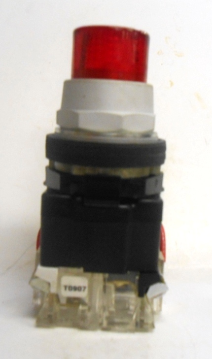 CUTLER HAMMER CONTACT BLOCKS, HT8B & HT8A, WITH 120V RESISTOR