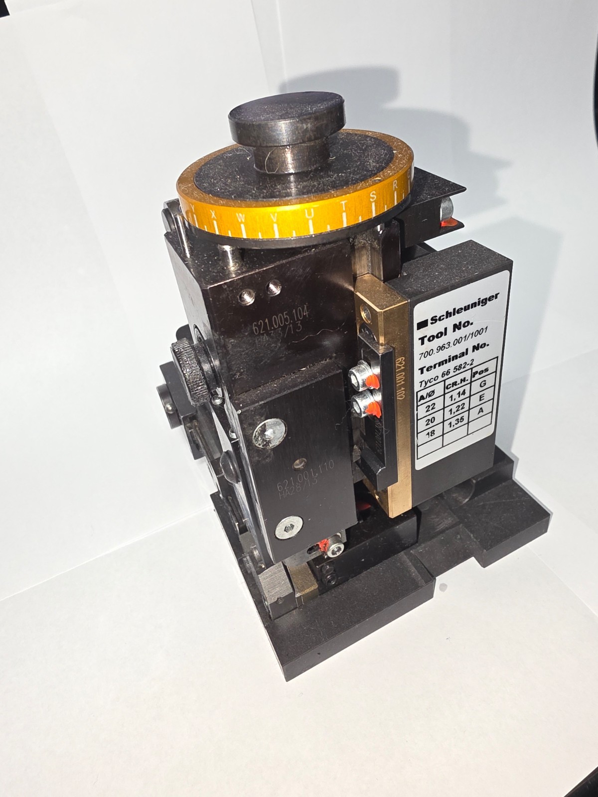 Terminal Applicator Mfg. Schleuniger Condition: Used Tyco Terminal 66582-2