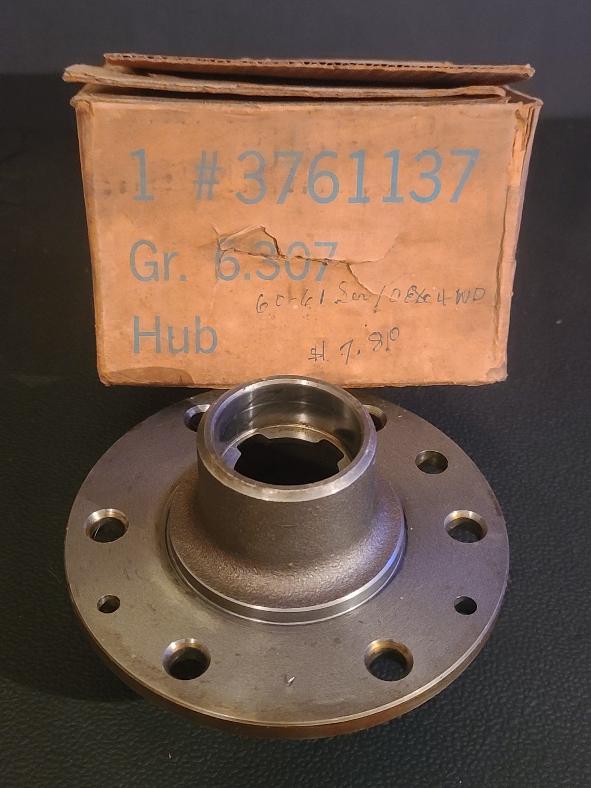 GENUINE OEM GM Front Wheel Hub Assembly Part #3761137 Group No. 6.307 Chevrolet