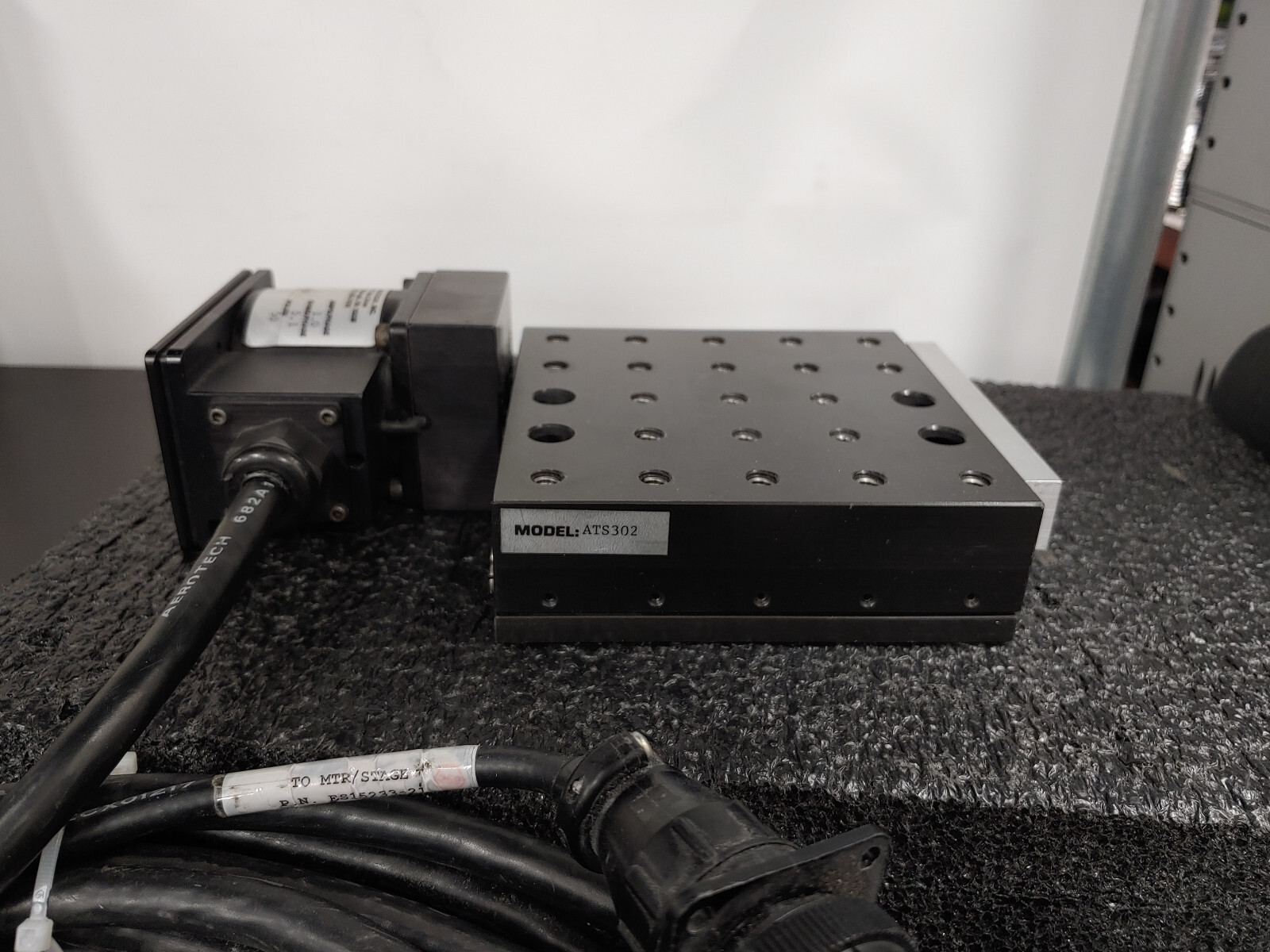 AEROTECH ACCUDEX ATS302 Linear Stage with 50SMC2N-K-30 Motor