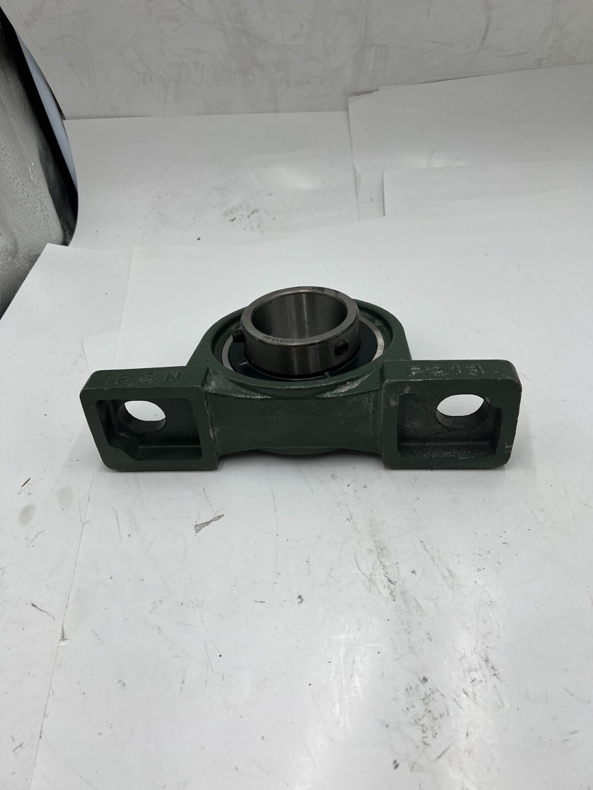 PGN P213 UC213-40 2-BOLT BASE PILLOW BLOCK BALL BEARING