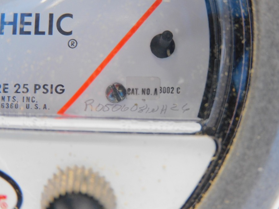 DWYER A3002C 120/240VAC 10A 25PSI NSMP