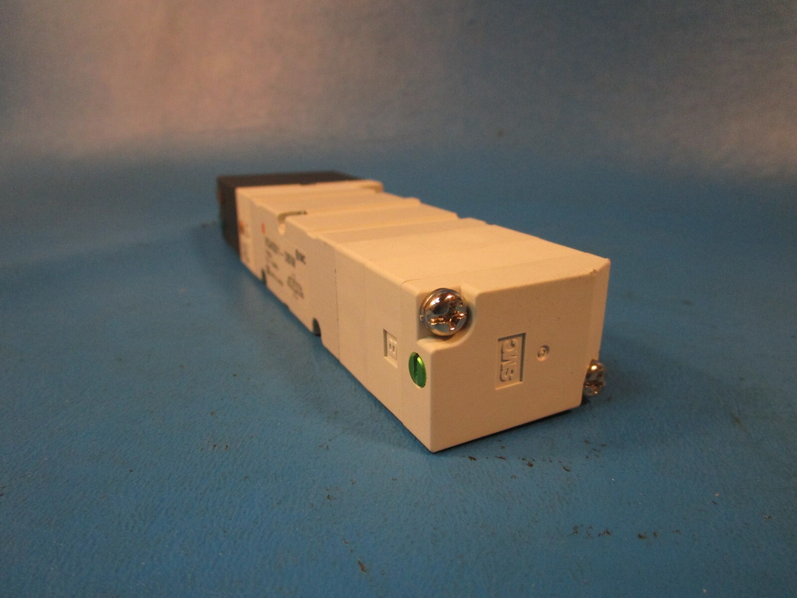 SMC VQ4501-3BW valve, 3 position, plug-in(ac), VQ4000 VALVE, SOL 4/5-PORT