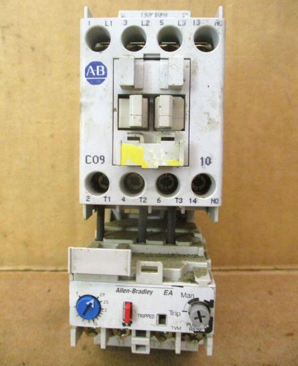 Allen-Bradley 100-C09*10 Contactor 193-EA1DB 50081HM