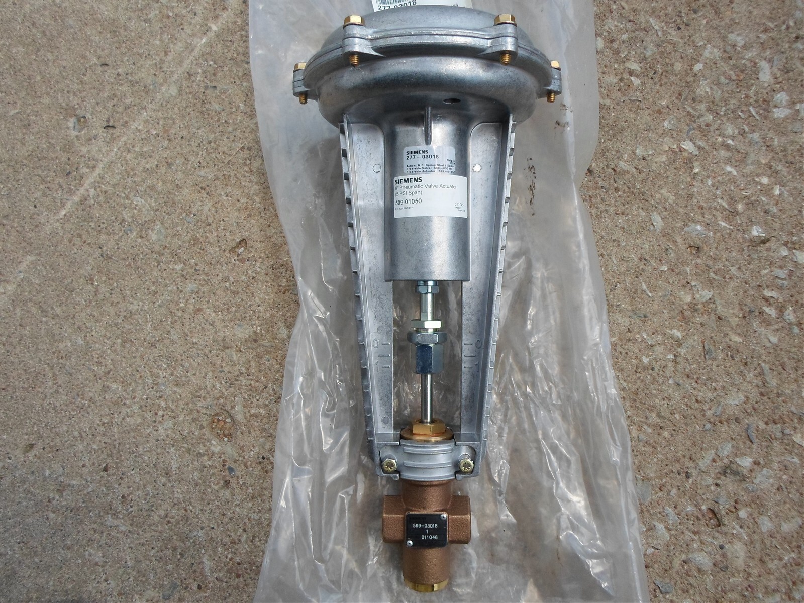 NEW: Siemens 277-03018 Globe Valve Flowrite 599 Series, 8″ Pneumatic Valve Actu.