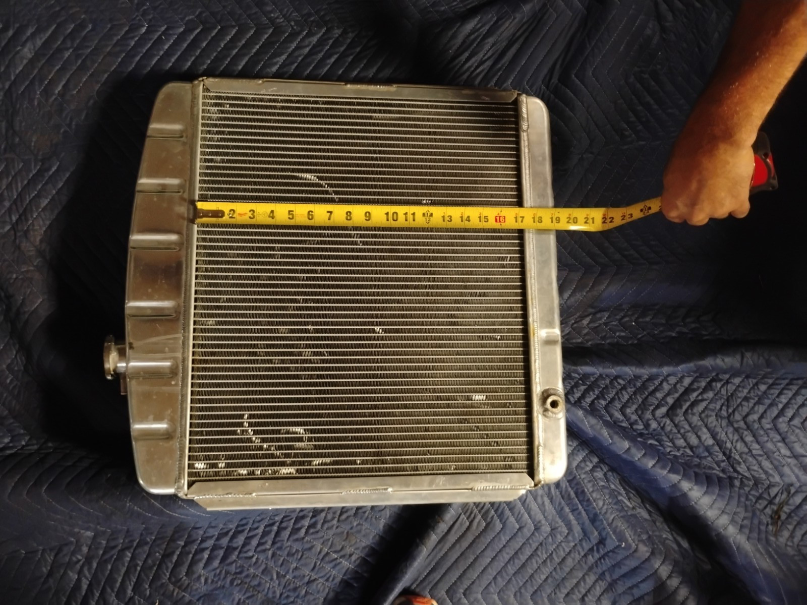 Radiator Universal Performance 22″X 17-1/4″ – Fast Ship