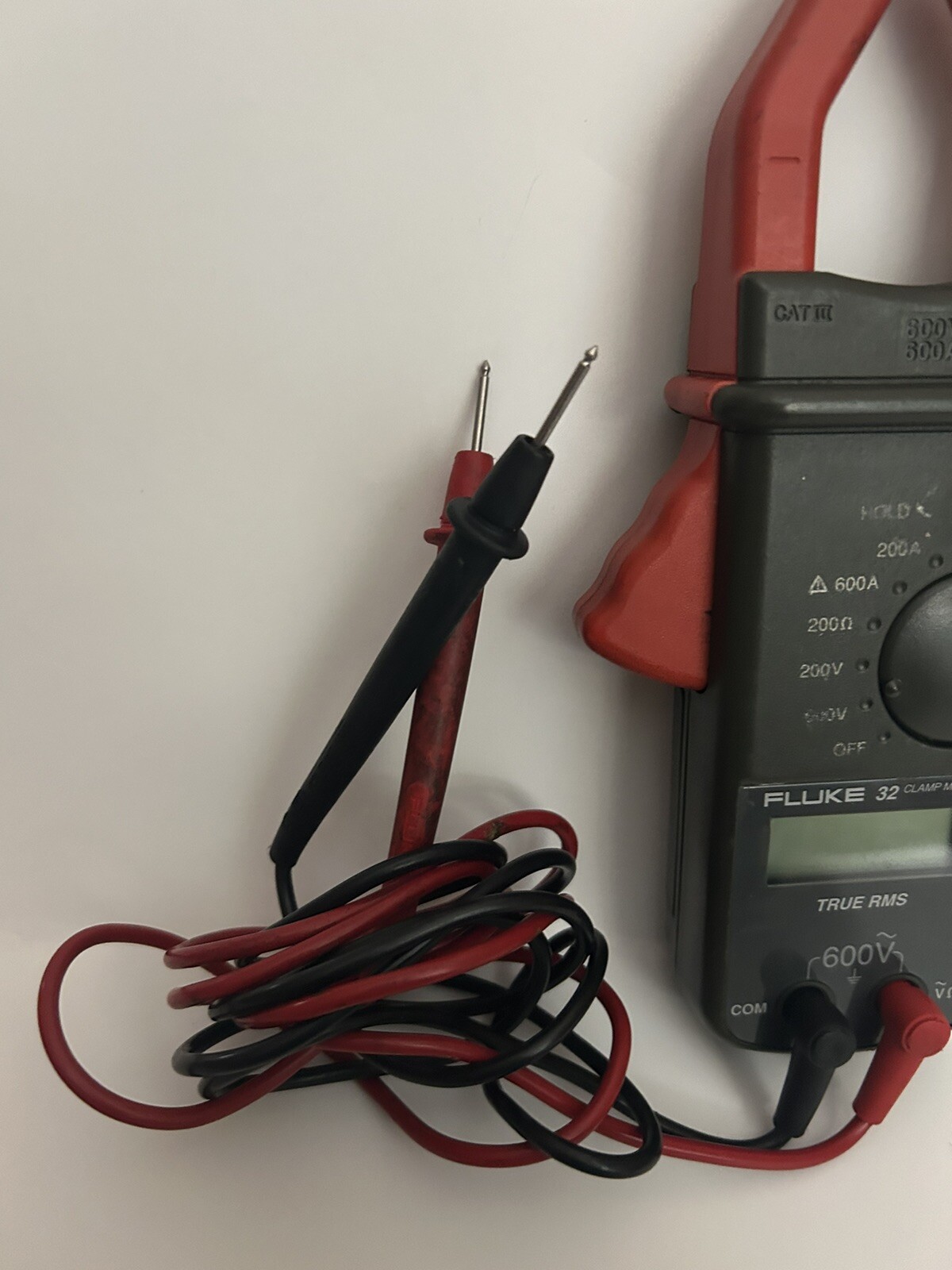 Fluke 32 Clamp Meter With Carying Bag And Wires Tested Fully Functional!