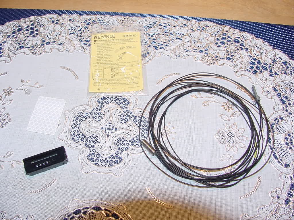 Keyence FU-13, Retro-Reflective Fiber Optic Unit, Use with Fiber Optic Sensor