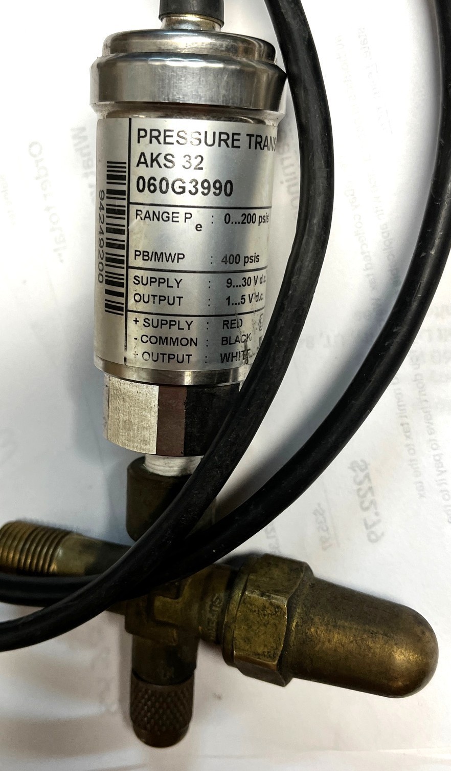 DANFOSS PRESSURE TRANSMITTER AKS32 060G3990 200psi w/Brass T Fitting UsedTakeOut
