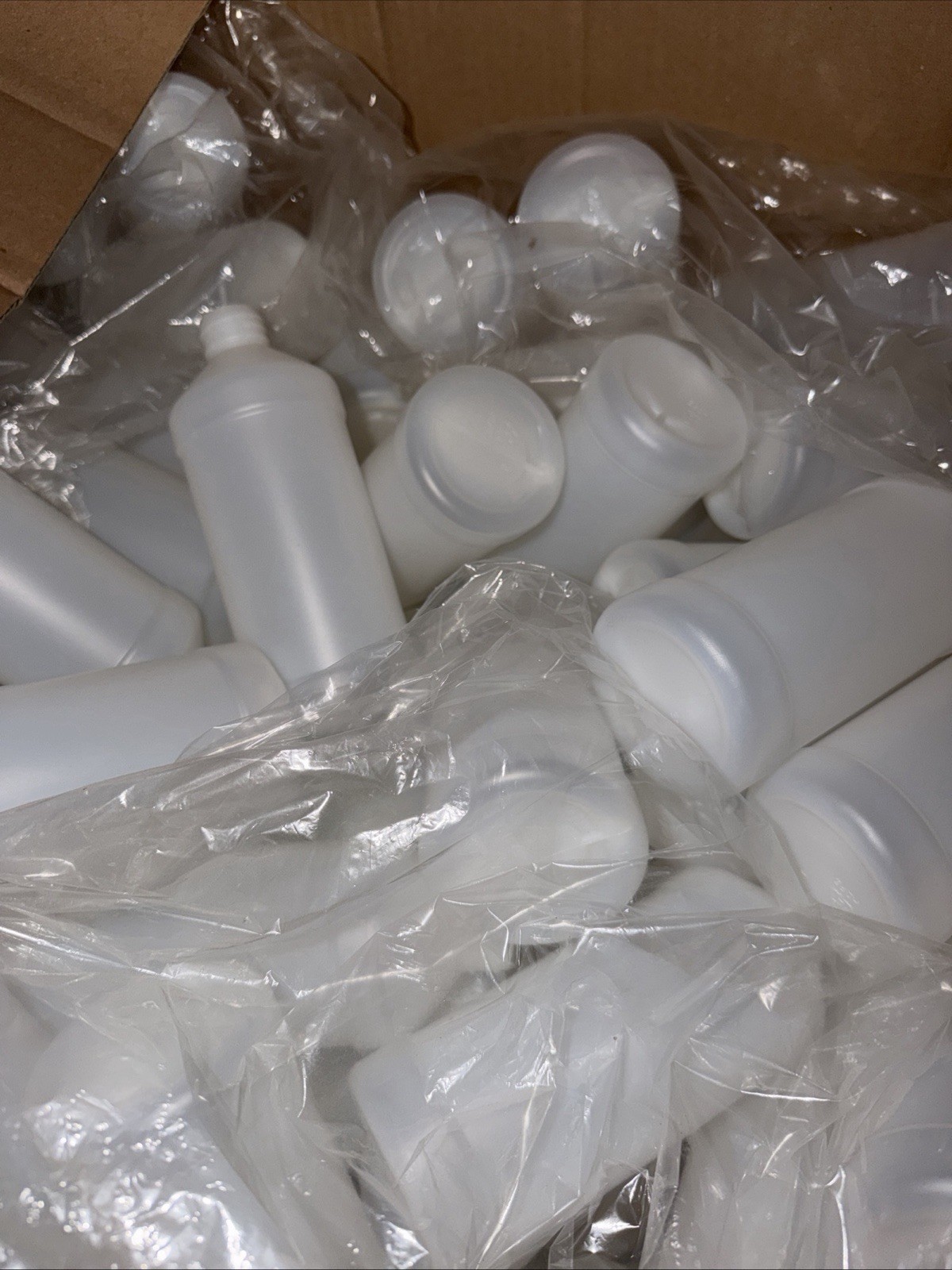 Lot of 180 – 16oz Modern Round HDPE Bottles with Black Screw Caps – New