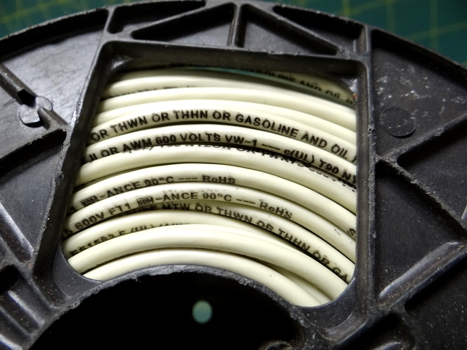 Aprox. 377 Ft Southwire E51583 Tan Copper Wire 12 AWG Type MTW/THHN/THWN/AWM