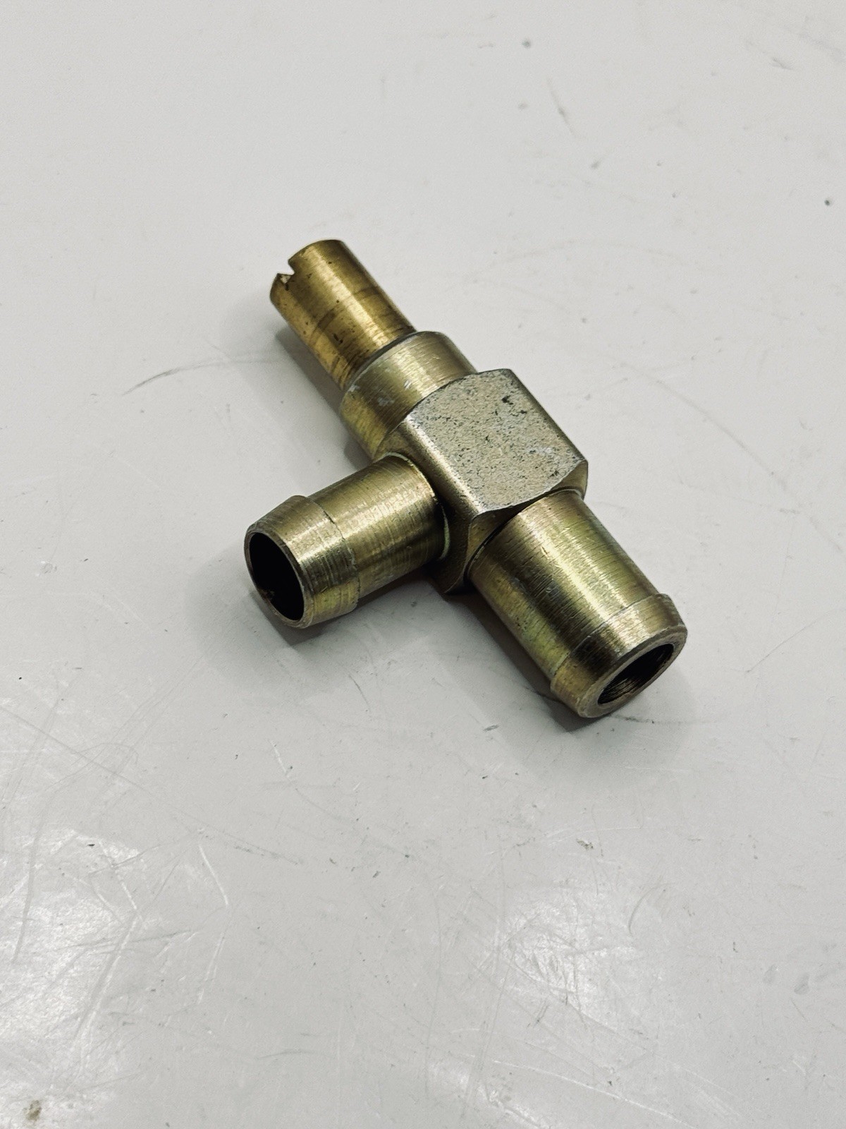Steel Right Angle Stop Valve 5/8 tube hose x 1/2 tube hose Yellow Zinc