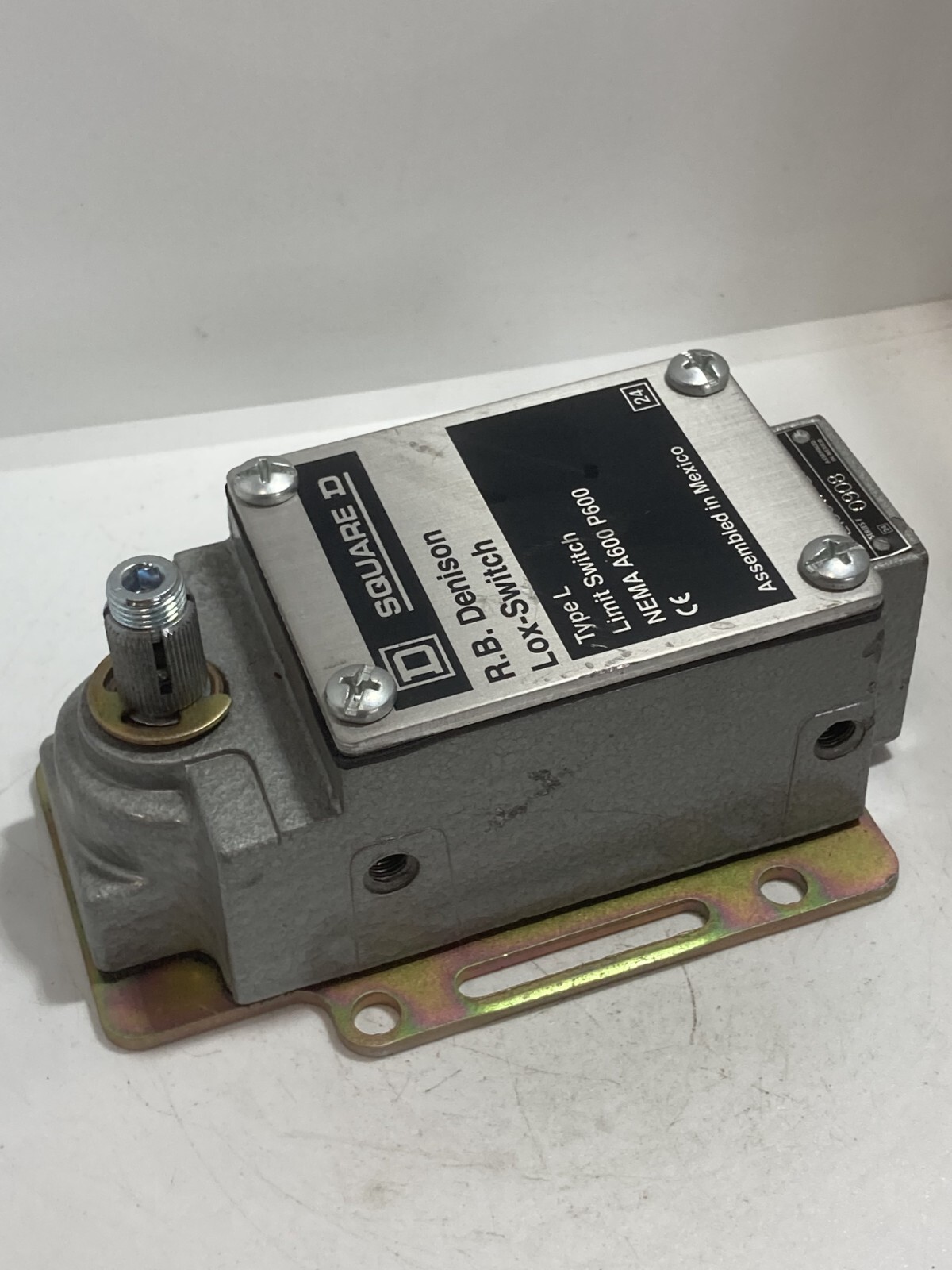 SQUARE D L100WTL1M13 LIMIT SWITCH LOX-SWITCH TYPE L NEMA A600 P600 NNB