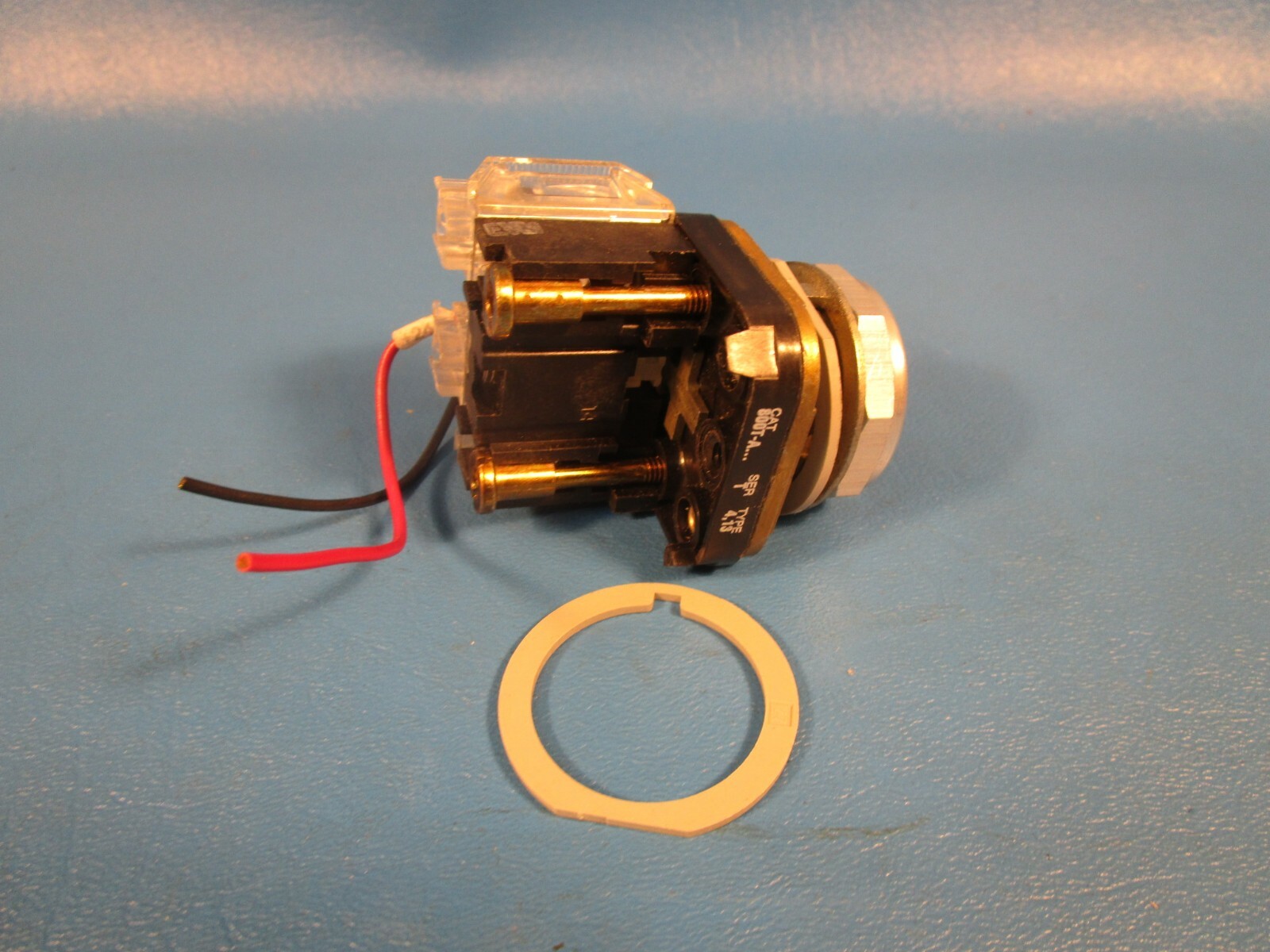 Allen Bradley 800T-A, Selector Push Button, Black, Round, Flush, w Contact Block