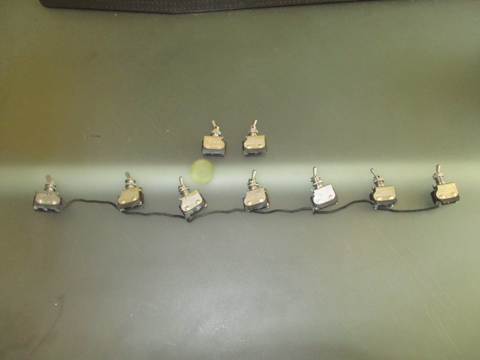 6AT2 Honeywell (9) MICRO SWITCH Toggle N.O./N.C. SPDT Round Lever Solder Lug (F)