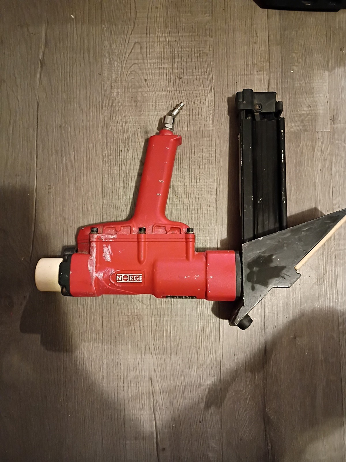 Norge Tool Co. 15-1/2 Gauge L Cleat Flooring Nailer #10029639
