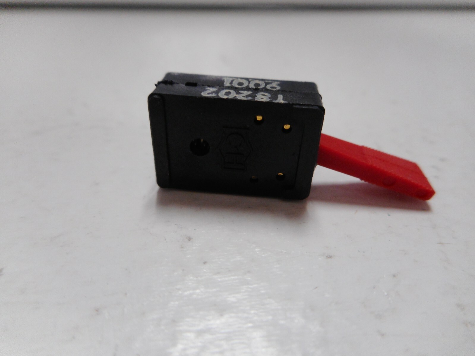 NOS T8202 ELECTROSWITCH MINIATURE DPDT .5A TOGGLE SWITCH
