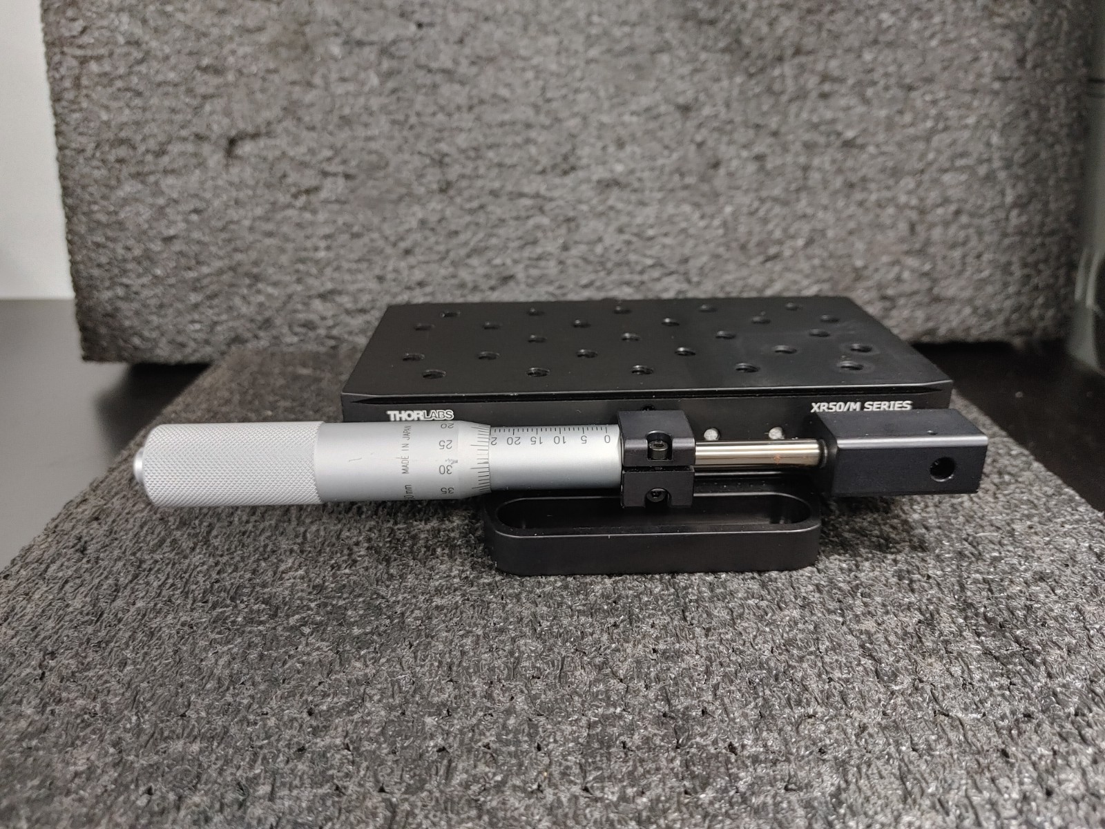 THORLABS XR50/M Translation Stage w Mitutoyo Side Mounted Micrometer XR25-B1/M