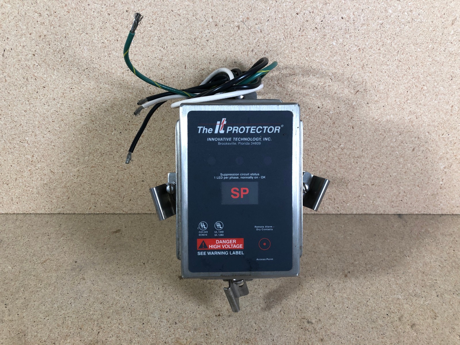 The IT Protector SP-1S 120/240A Transient Voltage Surge Suppressor ZC03-007SS