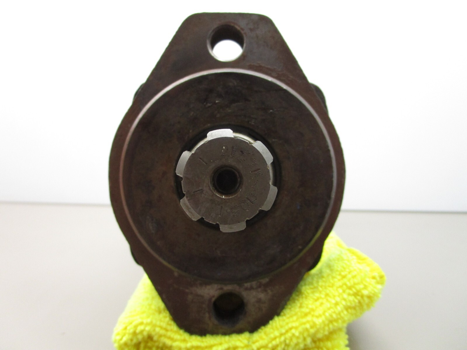 Eaton Corp 1041227-006 Hydraulic Drive Motor 6-Spline Char-Lynn 2000 Series