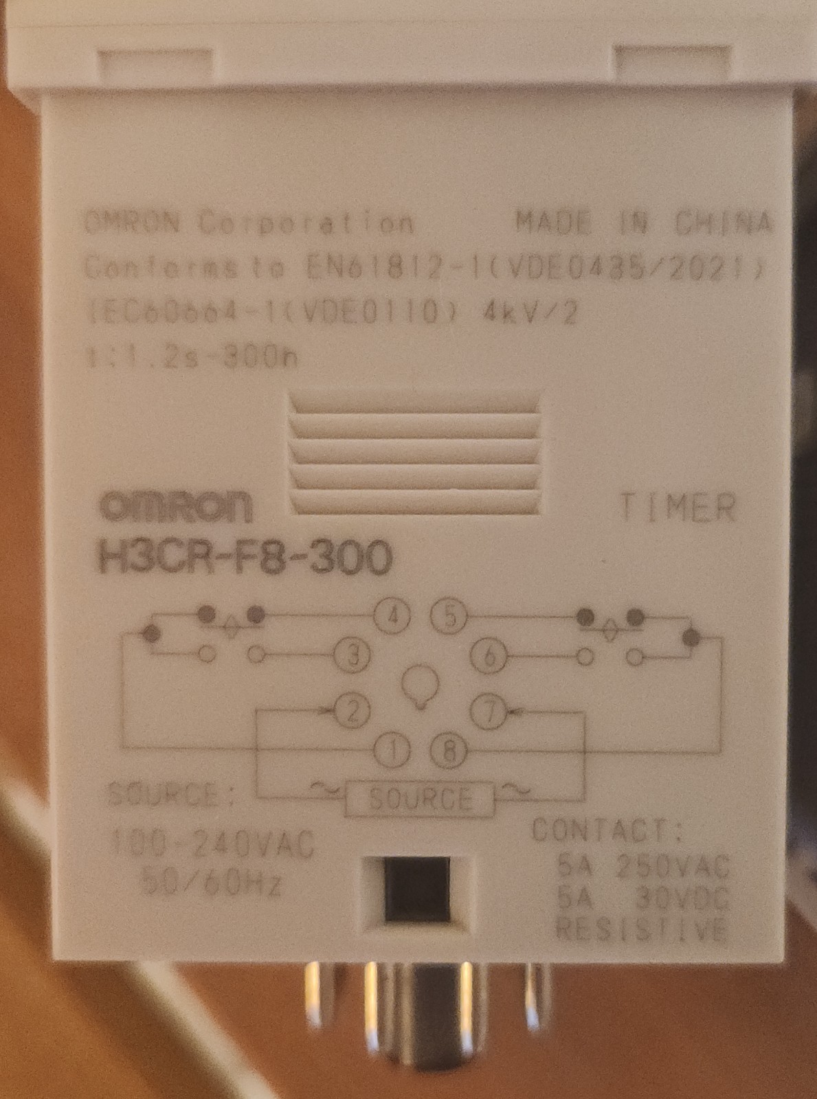 Omron Timer H3CR-F8-300 100-240V 50/60Hz