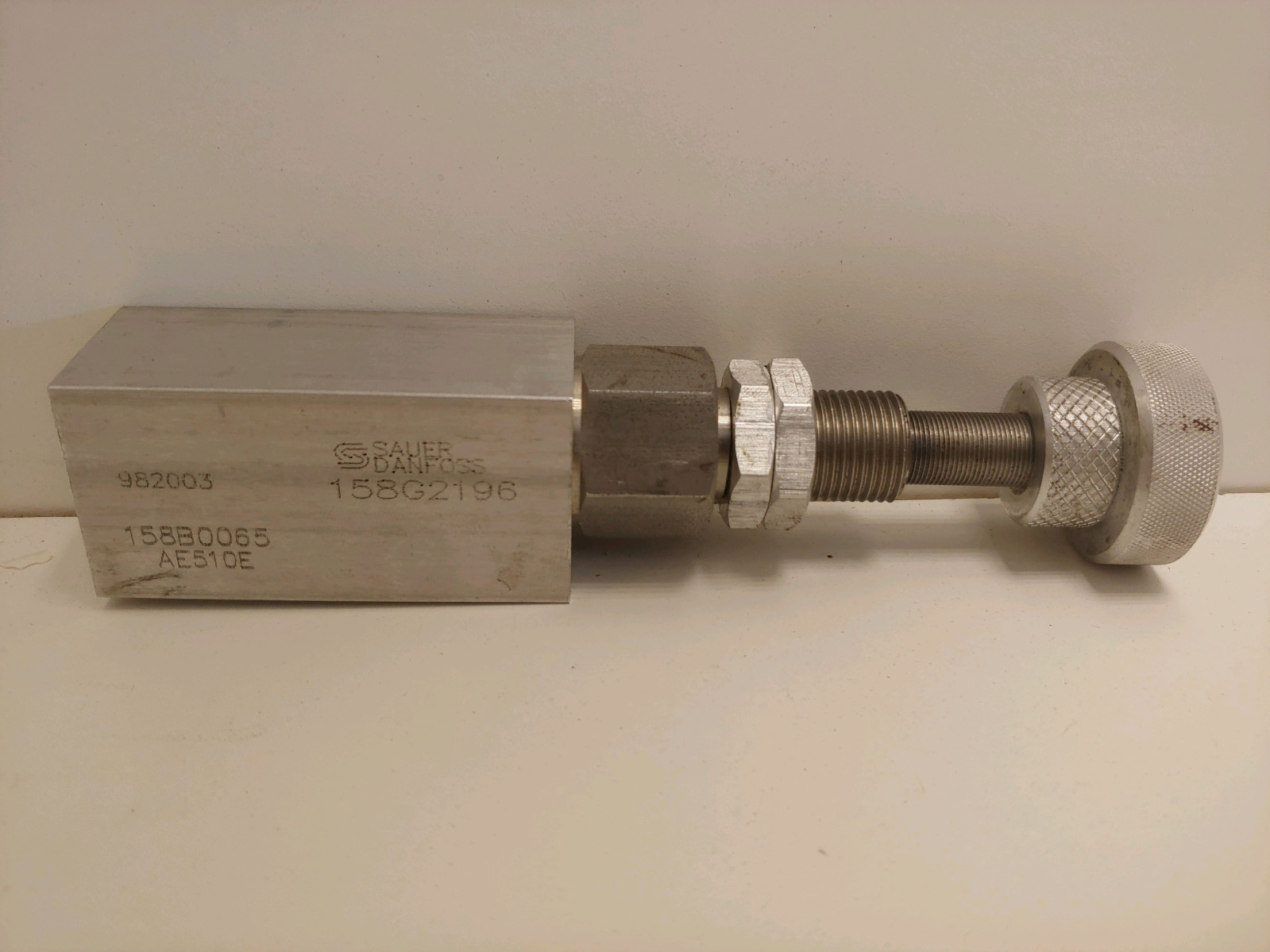 NEW OLD STOCK! SAUER DANFOSS VALVE BLOCK 158G2196 158B0065 AE510E