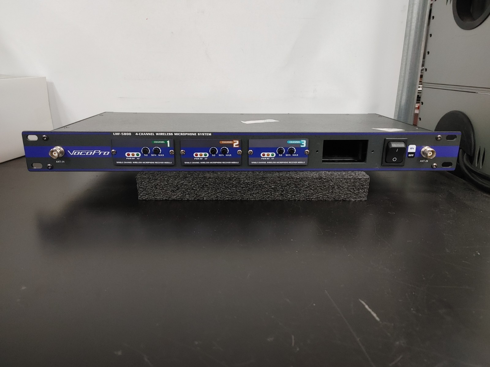 VOCOPRO UHF-5800 4 Channel Wireless Microphone System