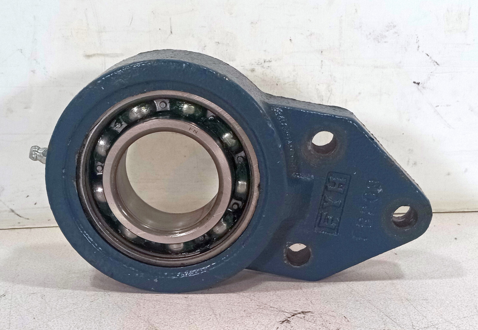 1 NEW FYH FB209 UK209W 3 BOLT BASE PILLOW BLOCK BEARING NNB ***MAKE OFFER***