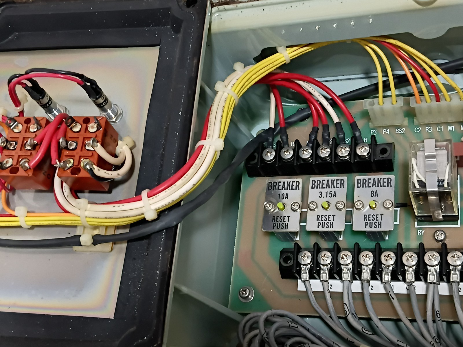 Ibuki Kogyo Air Horn Time Controller AC110V 15A 60Hz PHASE 1 52611