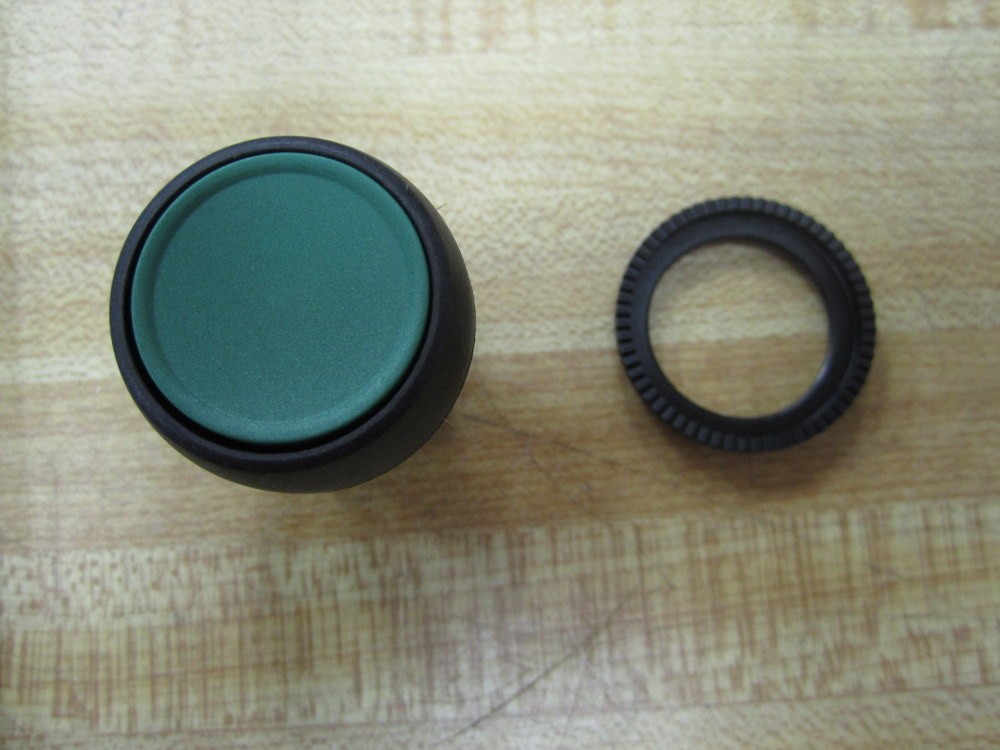 Allen Bradley 800FP-F3 Green Flush Button 800FPF3