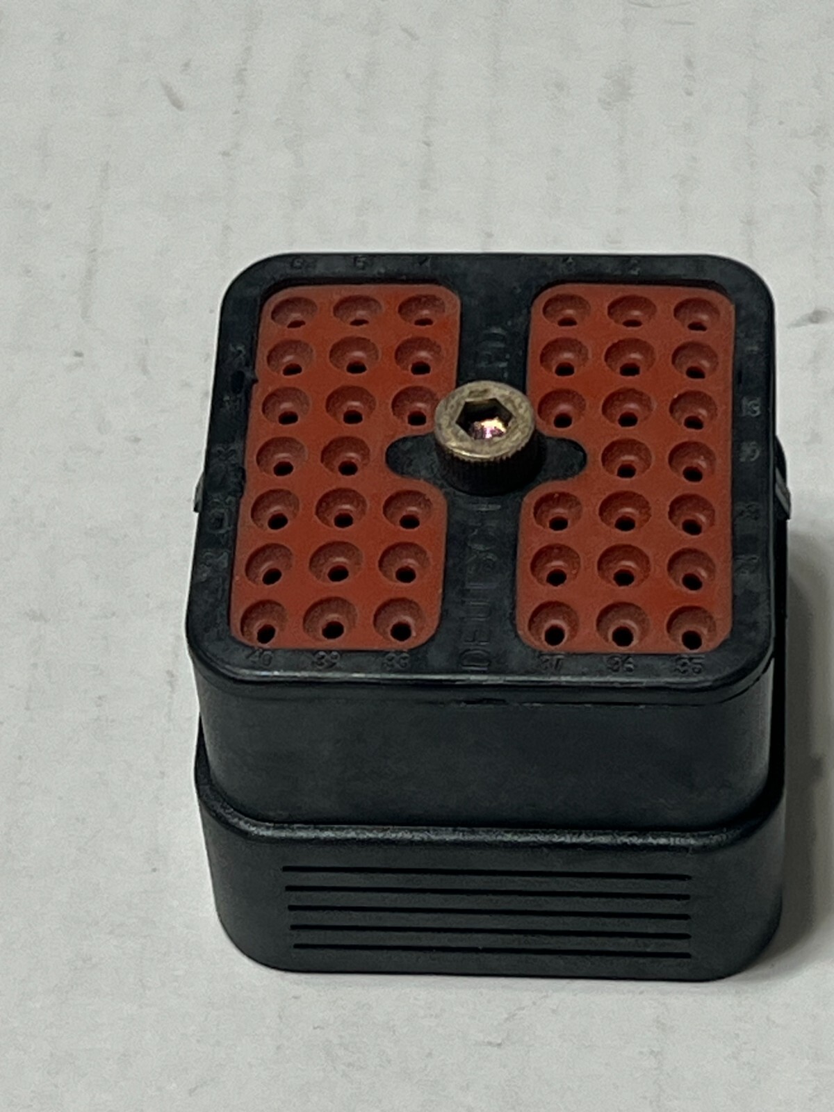 Deutsch Automotive AEC14-40P CATERPILLAR