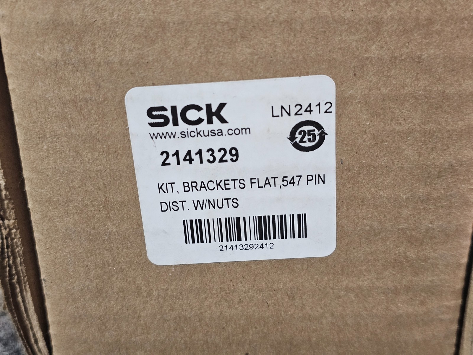 (QTY 2) SICK 2141329 Bracket Flat 547 Pin Dist Nut LN2412 Heavy Duty White